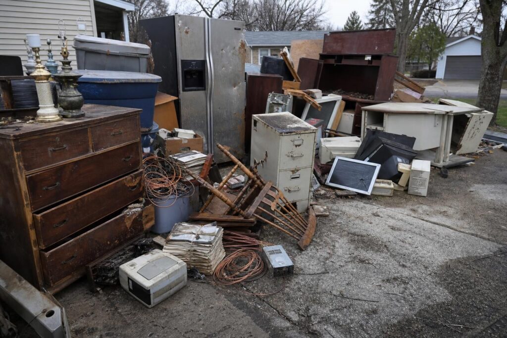 Junk Removal & Junk Disposal Hauling In BLASDELL NY – Call 716-874-1380
